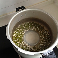 薏米绿豆南瓜汤的做法图解2