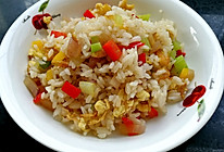 五彩蔬菜丁炒米饭的做法