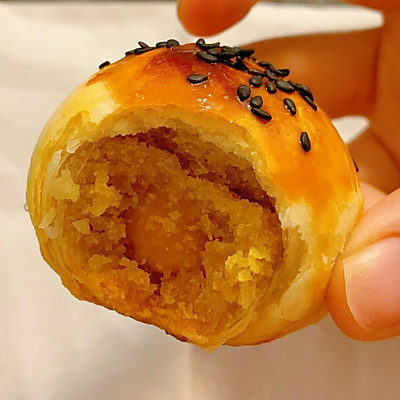 板栗豆沙蛋黄酥