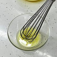 从此不用买蛋糕卷了｜学会草莓蛋糕卷可以做一万种不同的口味的做法图解3