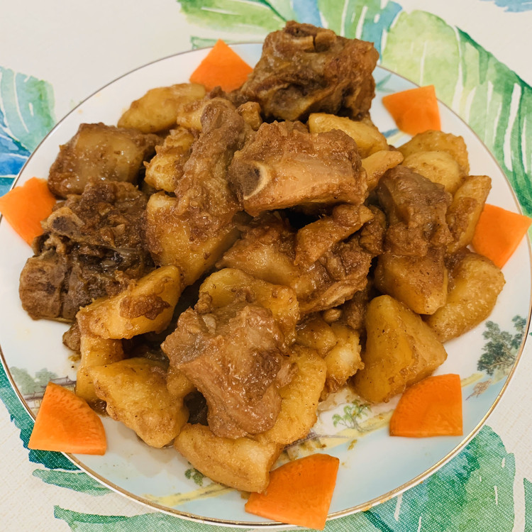 土豆小排的做法