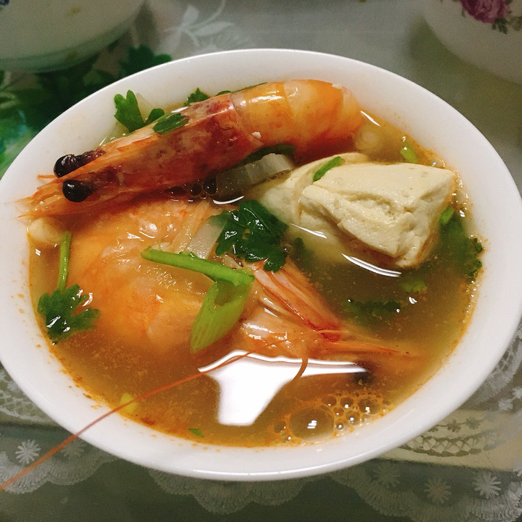 鲜虾萝卜豆腐汤的做法