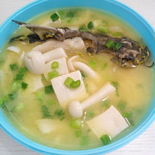 黄骨鱼豆腐蘑菇汤