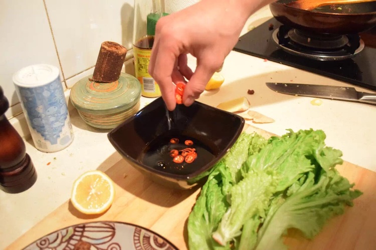 香辣肉末蔬菜卷的做法图解13