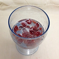 蔓越莓气泡酒#莓汁莓味#的做法图解3