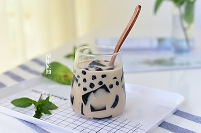 清爽烧仙草珍珠奶茶