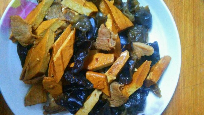 木耳豆腐干炒肉