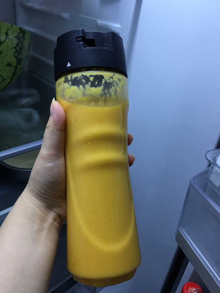 香蕉椰香芒果牛奶的做法