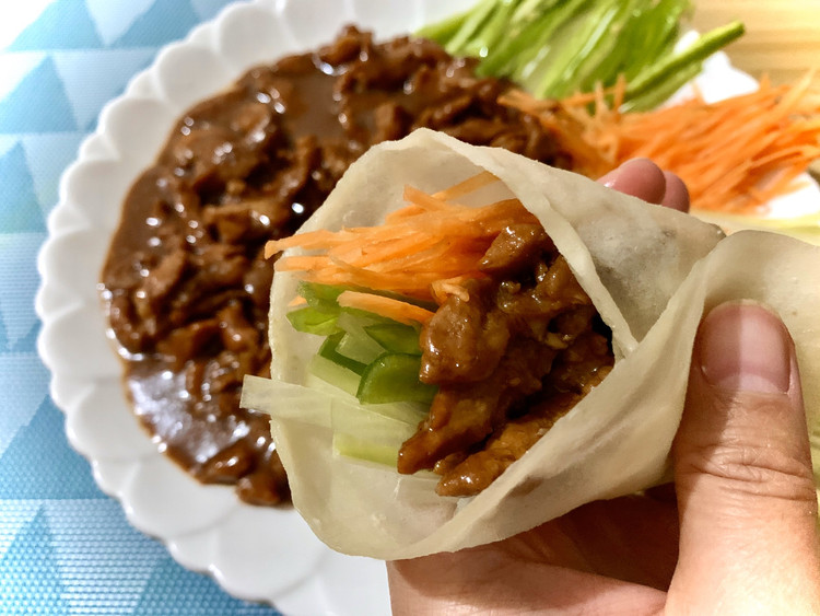 京酱肉丝，媲美饭店（附饼皮教程）的做法