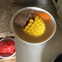 红萝卜玉米猪骨汤的做法图解3
