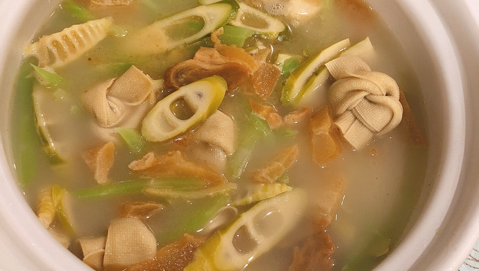 春天的味道－腌笃鲜 春笋咸肉百叶结