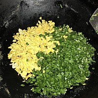 韭菜鸡蛋馅饼的做法图解3