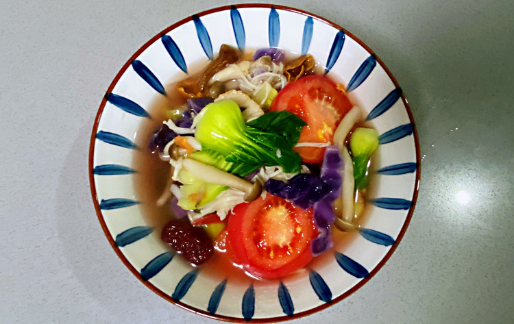 【孕妇食谱】五彩菌菇汤，鲜美低脂又营养，好吃好喝不发胖～的做法