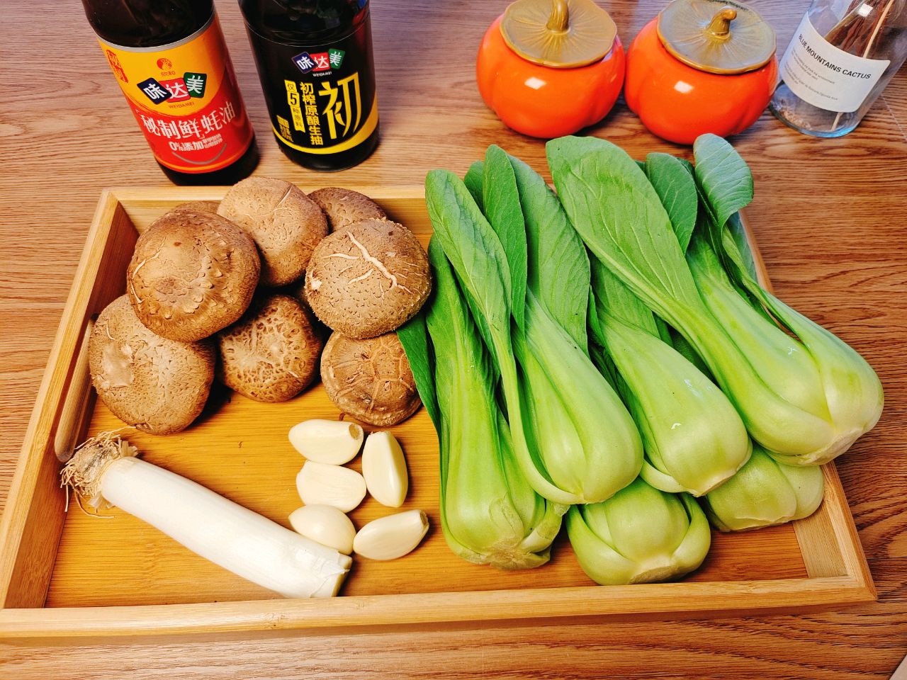 教你香菇油菜做法，几分钟就装盘，造型好看好吃，年夜饭必备菜谱 - 哔哩哔哩