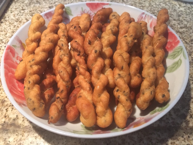 鸡蛋芝麻小麻花的做法图解11