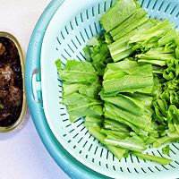 #解腻开胃就吃它#豆豉鲮鱼油麦菜的做法图解2