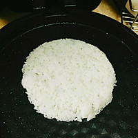 电饼铛版鸡蛋米饼，剩米饭的福音的做法图解1