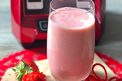 草莓奶昔健康美颜，红红火火过个大年！