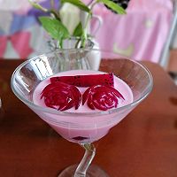 #本周热榜#牛奶玫瑰冻的做法图解4