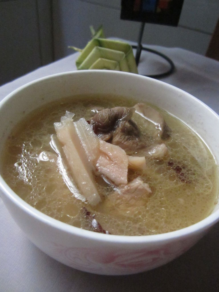 【简单】广东老火莲藕骨头汤-煲完的莲藕绵绵的的做法图解6