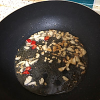 丝瓜炒蚕豆的做法图解3