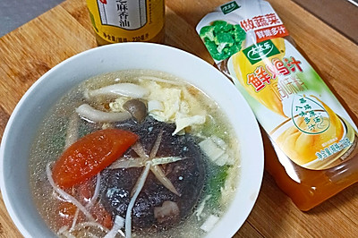 冬日菌菇汤+太太乐鲜鸡汁芝麻香油