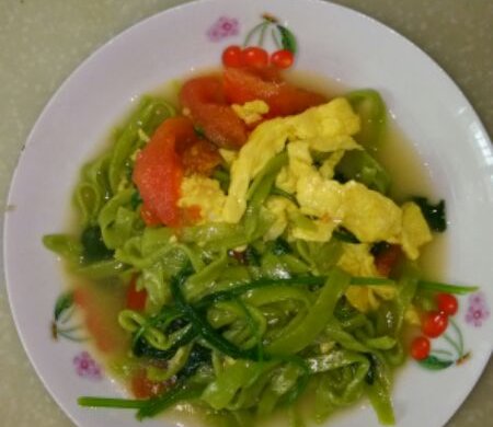 菠菜手擀面