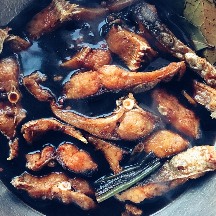 秘制熏鱼的做法