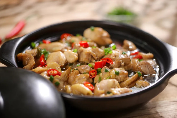 懒人有口福啦！一腌一焖葱香鸡轻松馋哭邻居~