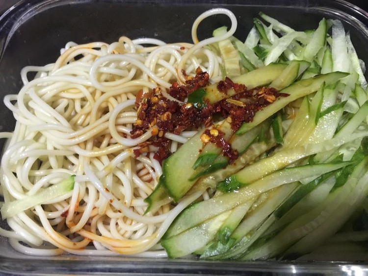 川味凉面的做法