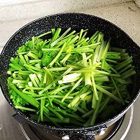 #秋天怎么吃#金钩海米木耳拌香芹的做法图解12