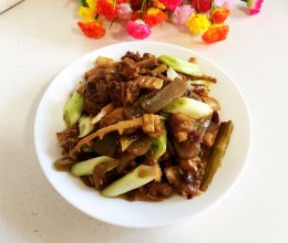酸笋魔芋烧鸭的做法
