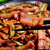 这道菜都可以炫好几碗米饭真的香哇~肉片炒辣椒的做法图解6