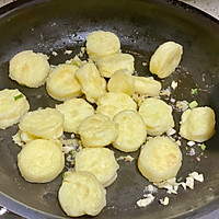 #味达美名厨福气汁，新春添口福# 三鲜日本豆腐炒虾仁的做法图解13