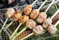 炭烤香茅鸡肉串的做法