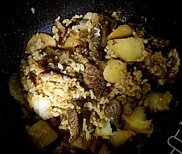 土豆烧肉饭（电饭锅版）带饭一族值得拥有的做法