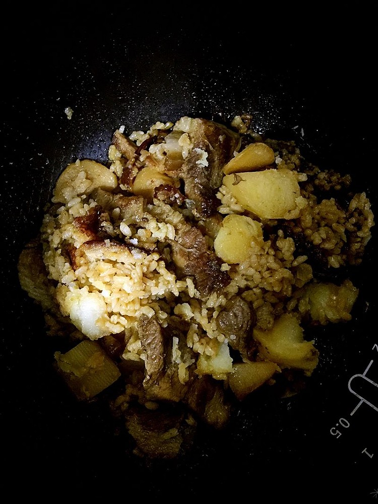 土豆烧肉饭（电饭锅版）带饭一族值得拥有的做法