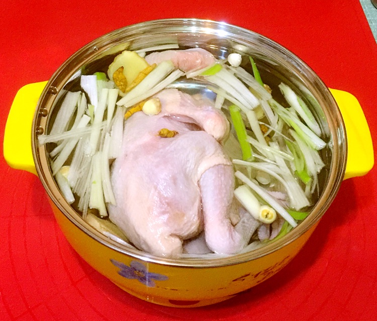 天然铁皮石斛炖鸡汤的做法图解4