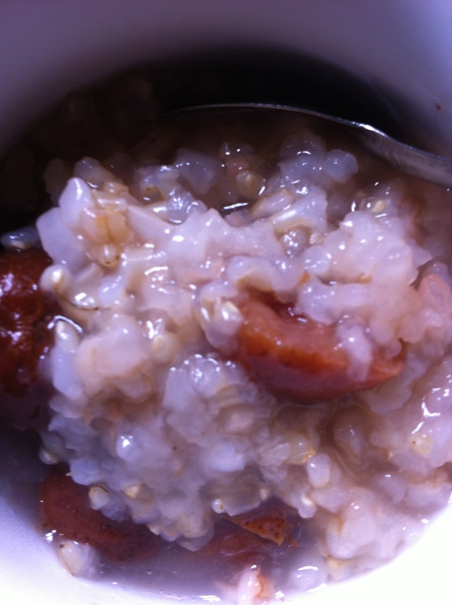 Hawthorn brown rice porridge