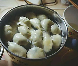 青菜香菇鸡蛋粉丝水饺的做法