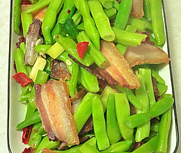 #年夜饭菜谱#团年饭之一：豆角炒腊肉的做法