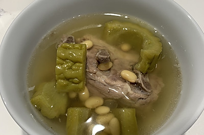 清热下火！苦瓜黄豆猪肉汤