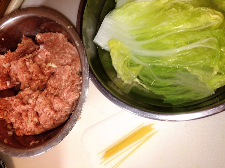 白菜肉卷的做法图解5