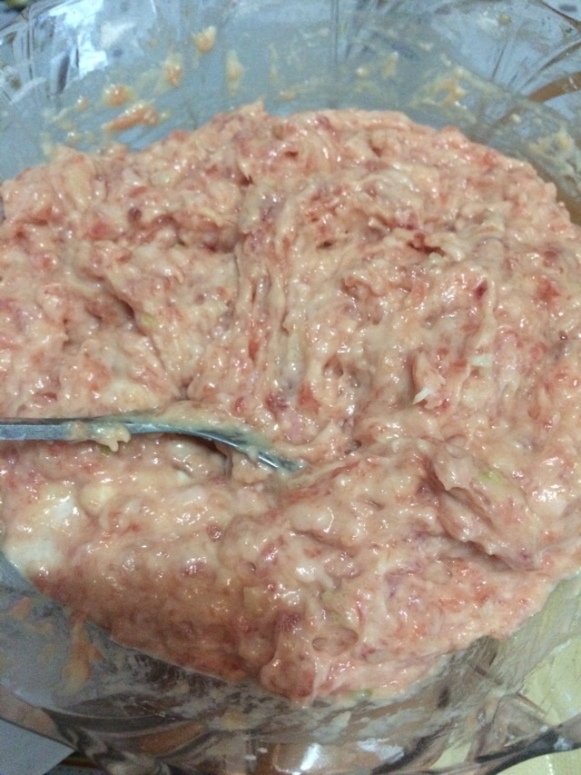 熏豆腐卷香肠的做法图解1