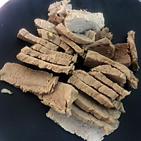 肉片炒尖椒的做法图解2