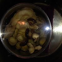 栗子冬菇炖鸡（3-4人）的做法图解3