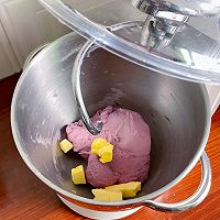 奶香味十足❗️巨松软的紫薯雪顶包❗️超详细的做法图解5