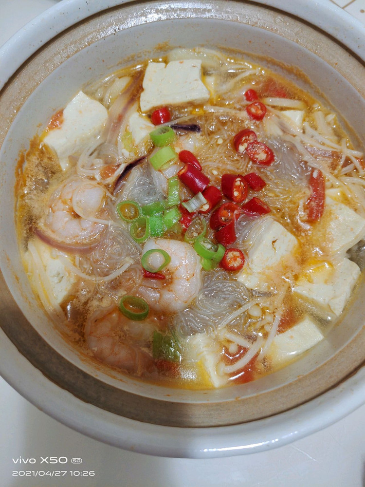 砂锅虾仁豆腐煲的做法