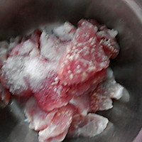 丝瓜玉米瘦肉汤的做法图解3