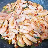 #春日时令，美味尝鲜#蒜苔烧甜虾的做法图解10